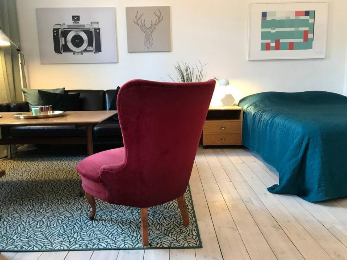 Bohemian And Light One Room Apartment In Sofo 31Sqm Стокхолм Екстериор снимка